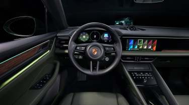 Porsche Macan Electric steering wheel