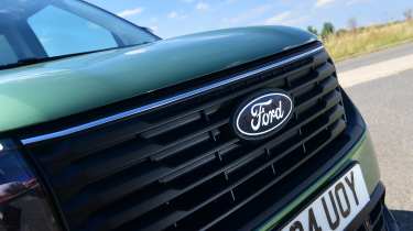 Ford Tourneo Courier front badge