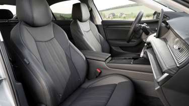 Skoda Superb hatchback front seats