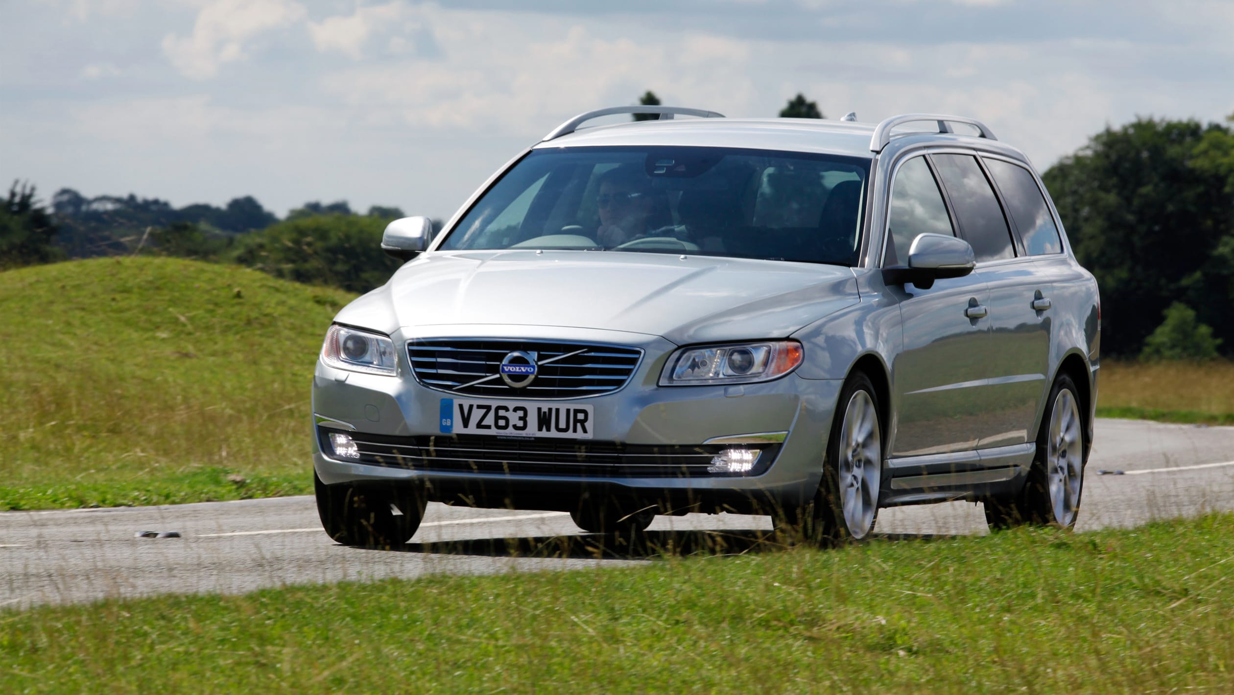 Volvo V70 Estate Pictures | Carbuyer