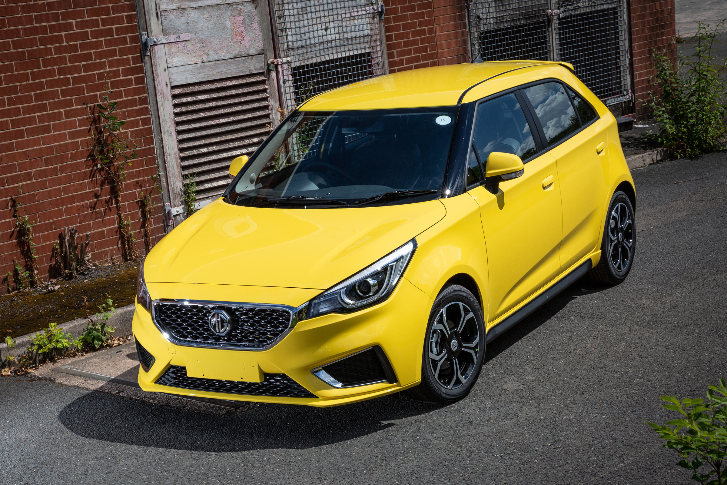 MG3 hatchback images 2018 Carbuyer
