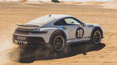 Porsche 911 Dakar rear 3/4 sand