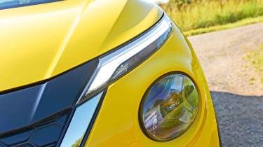 Nissan Juke UK drive headlight