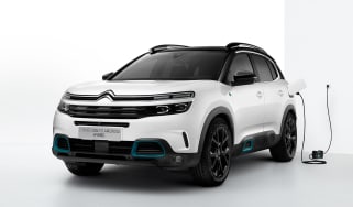 Citroen C5 Aircross plug-in hybrid - front 3/4
