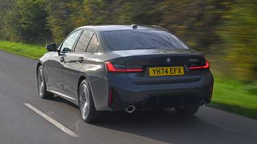 BMW 330e rear tracking