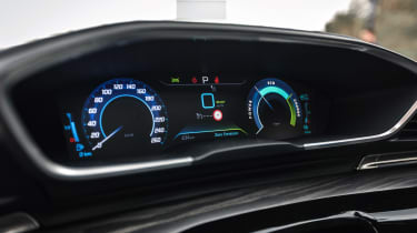 Peugeot 508 hybrid dashboard