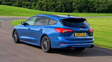 Ford Focus ST Estate rear tracking