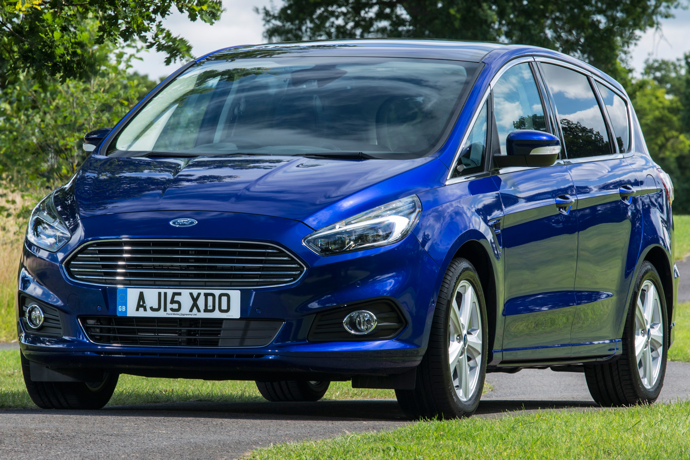 Ford SMAX Titanium review Carbuyer