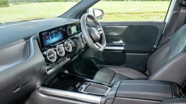 Mercedes GLA facelift front seats