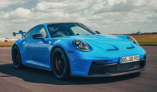 Porsche 911 GT3 front 3/4 tracking