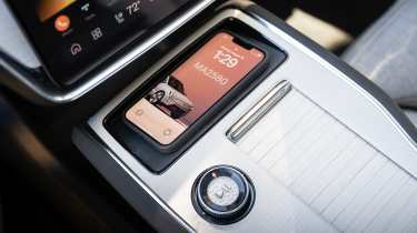 Volvo EX90 wireless charger