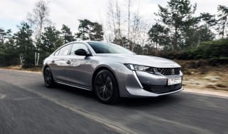 Peugeot 508 HYbrid front driving