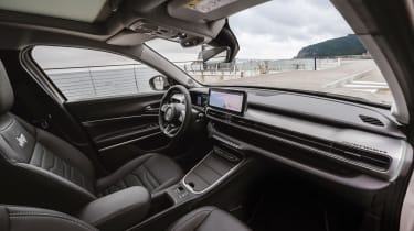 Jeep Avenger e-Hybrid interior view