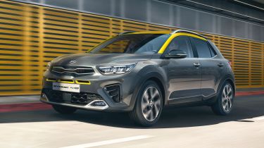 2020 Kia Stonic - front 3/4 view dynamic