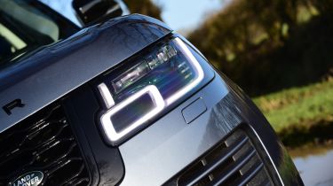 2020 Range Rover Vogue P400 - Headlight detail