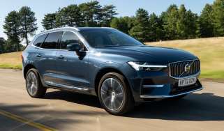 Volvo XC60 front quarter driving