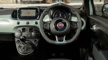 2019 Fiat 500 interior