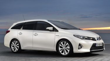 Toyota Auris Touring Sports 2013 front quarter