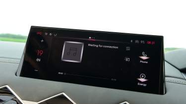 DS 3 E-Tense infotainment