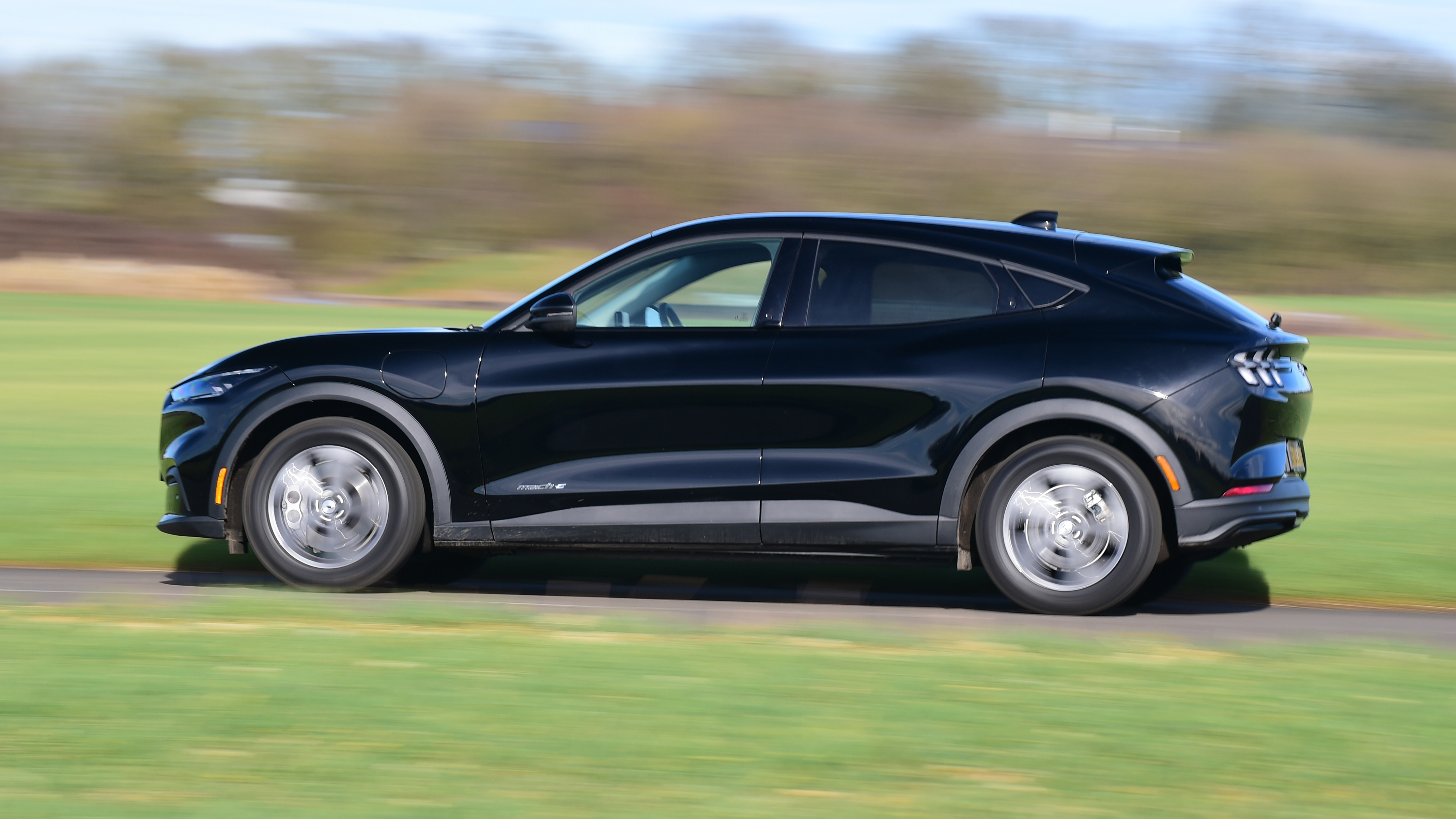 Ford Mustang SUV 2021