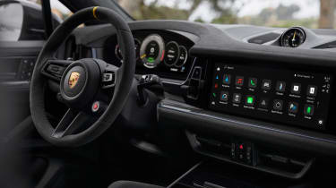 Porsche Cayenne Coupe dashboard