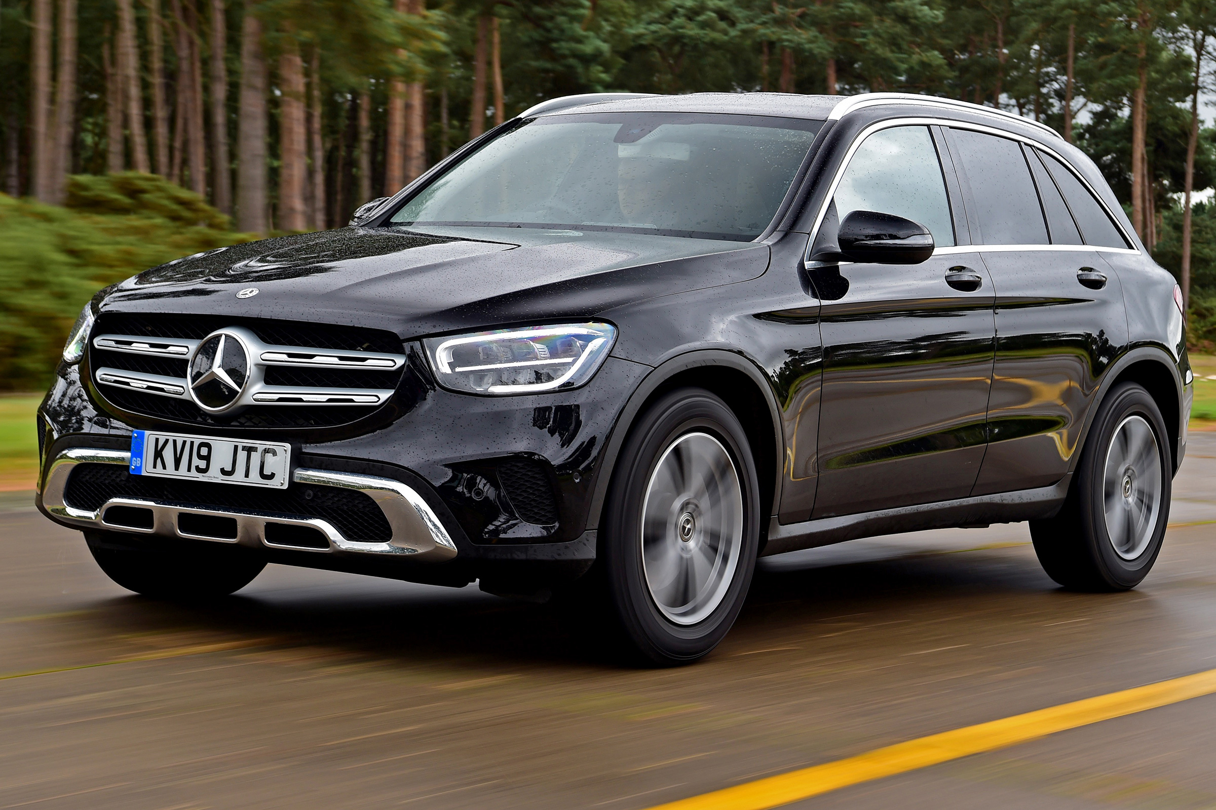 Mercedes Glc Suv Review Carbuyer