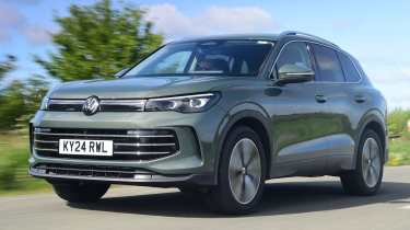 Volkswagen Tiguan front quarter driving