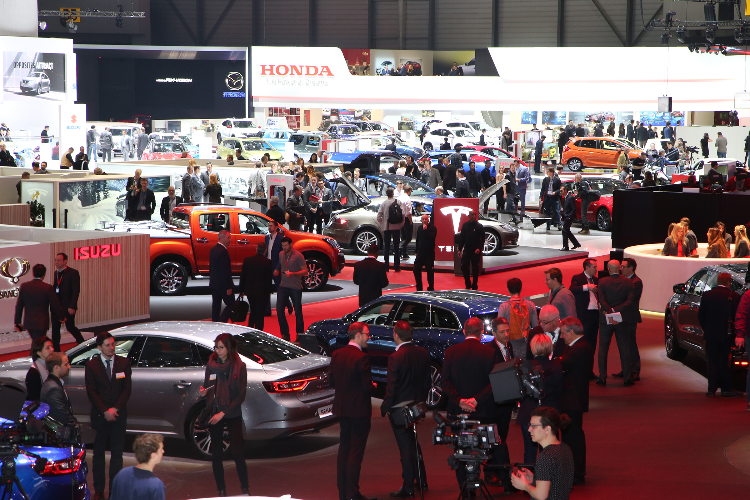 Geneva 2016 pictures Carbuyer