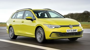 Volkswagen Golf Estate front 3/4 tracking