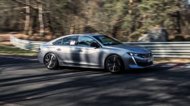 Peugeot 508 HYbrid driving