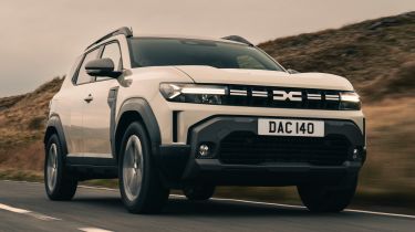 Dacia Duster front tracking