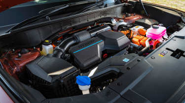 Hyundai Santa Fe UK engine bay