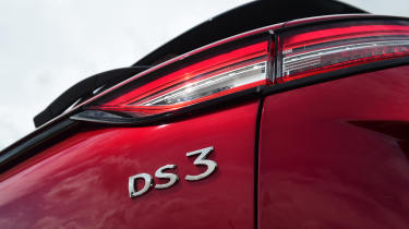 DS 3 E-Tense rear badge