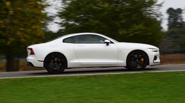 Polestar 1 coupe side panning