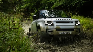 2020 Land Rover Defender 90 - front 3/4 off-roading 