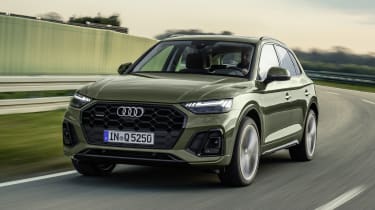Audi Q5 facelift driving
