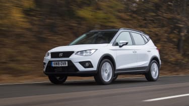 SEAT Arona - front 3/4 view dynamic