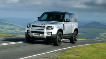 2020 Land Rover Defender 90 - front 3/4 view dynamic 