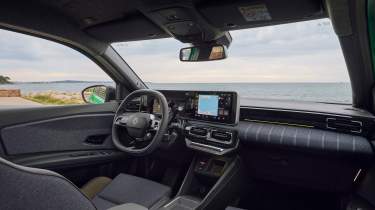 Renault 5 interior side