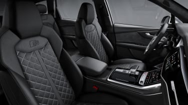 Audi SQ7 TDI - front seats