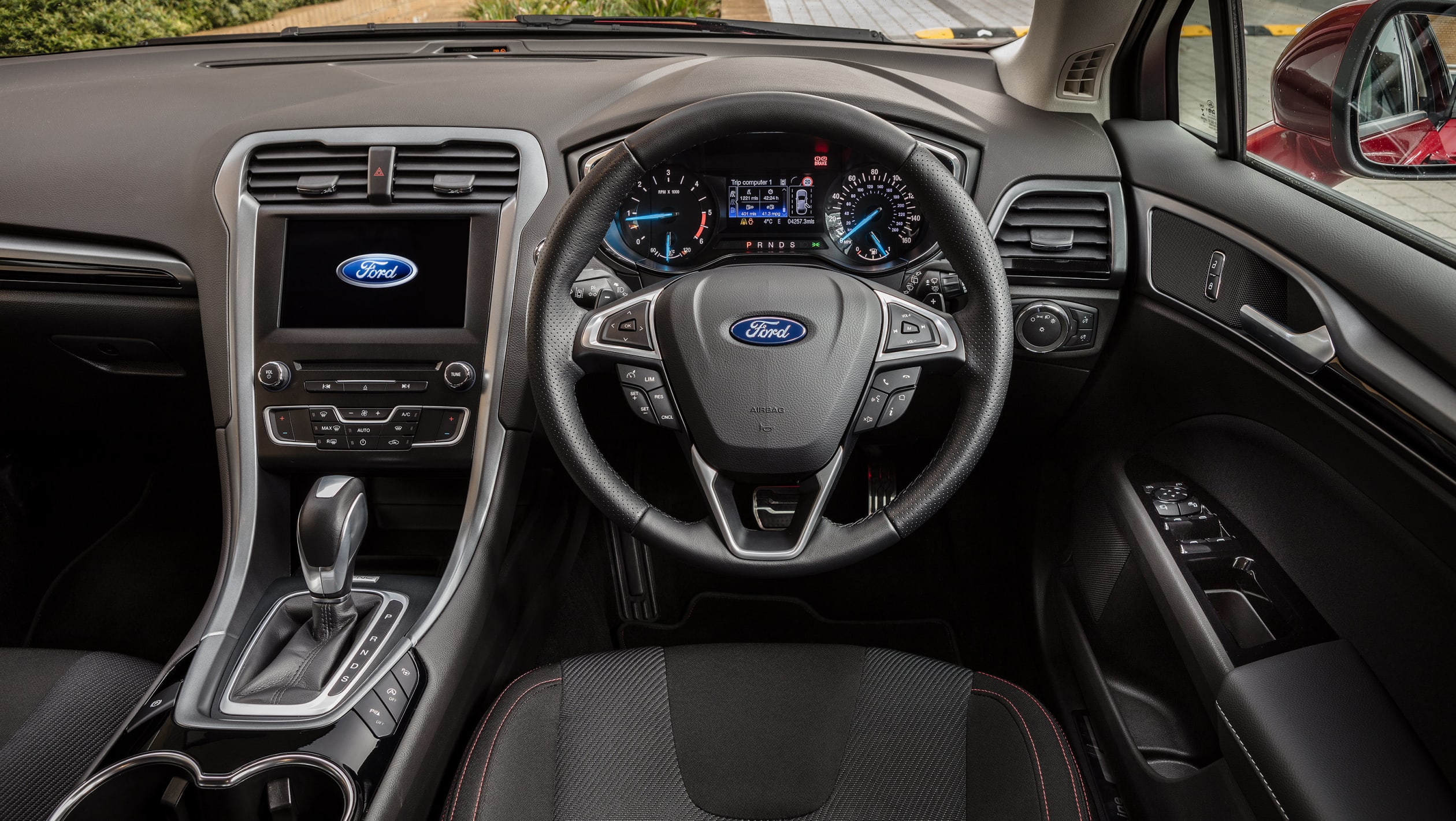 Ford Mondeo hatchback Interior & comfort Carbuyer