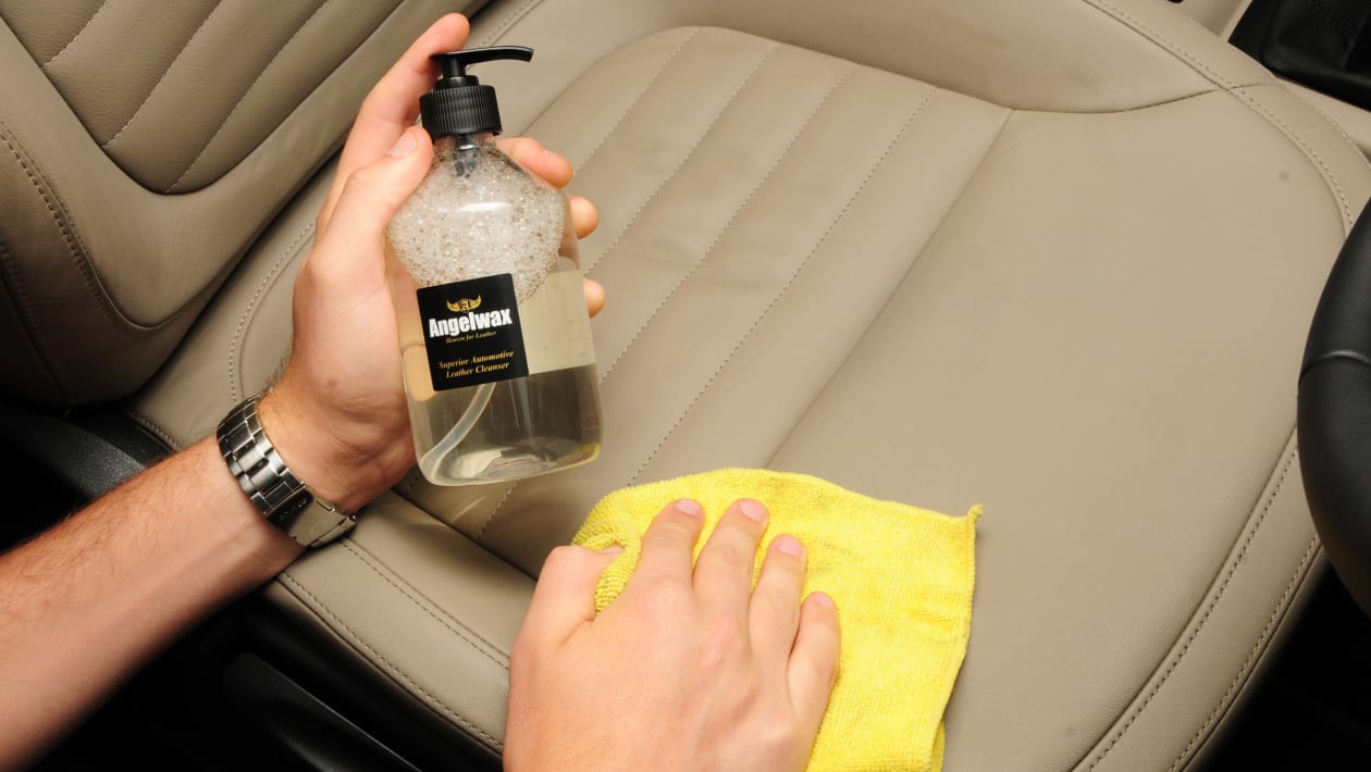 How To Clean Car Seats Carer, How To Clean Dirty Leather Car Seats Uk