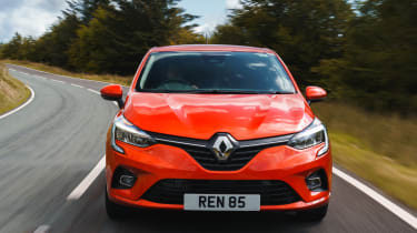 2019 Renault Clio - front dynamic view
