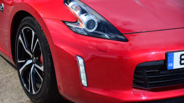 Nissan 370Z coupe headlights