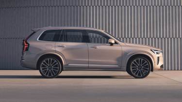 2024 Volvo XC90 side profile