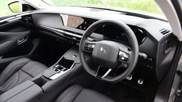 DS 4 hatchback UK interior