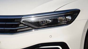 Volkswagen Passat GTE Estate headlight