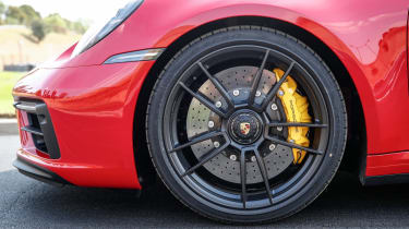 Porsche 911 GTS - front alloy wheel