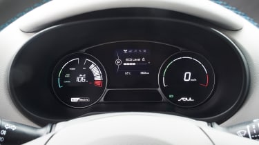 Digital screens replace the analogue dials, and suit the Soul EV