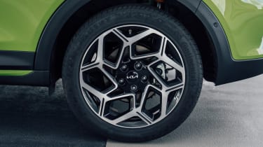 Kia XCeed hatchback alloy wheels